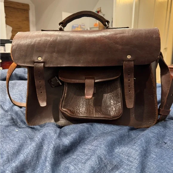Brown Vintage Leather Briefcase with Adjustable Strap and Buckle Closure - Picture 1 of 14